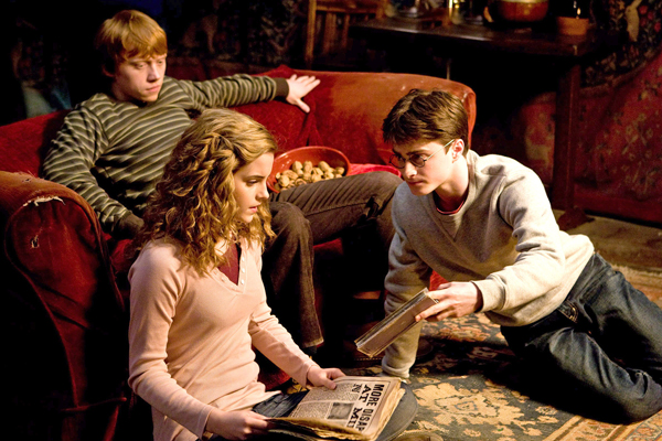 emma_watson__rupert_grint_and_daniel_radcliffe_harry_potter_and_the_half_blood_prince_movie_image_s emma_watson__rupert_grint_and_daniel_radcliffe_harry_potter_and_the_half_blood_prince_movie_image_s