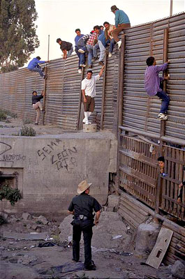 020813illegalsscalewall 020813illegalsscalewall