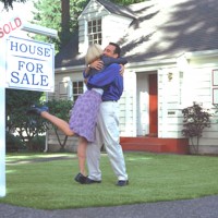 Shilling With Schiller: Newspapers Attempt To Boost The Real Estate Market, Again
