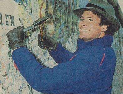 hasselhoff-at-berlin-wall hasselhoff-at-berlin-wall