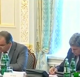 Snort & Tell: Ukrainian President Yanukovych Bought Coke and Weed...On The Internet! And Then Told The Entire Nation About It On TV, While His Chinovniks Took Notes! Damn, Those Ukrainians Sure Are Hip To Drugs... Maybe They're Libertarians? [HT: Benjamin]