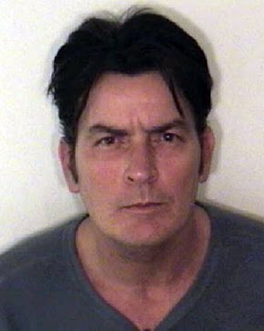 charlie-sheen-mugshot charlie-sheen-mugshot