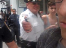 bologna_pepperspray_110926a