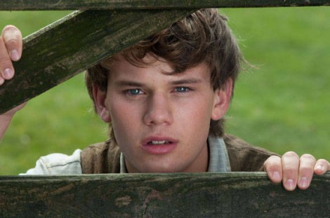 war-horse-jeremy-irvine2