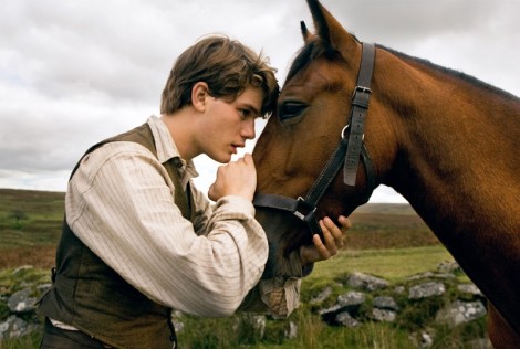 war-horse-movie-image-jeremy-irvine-01